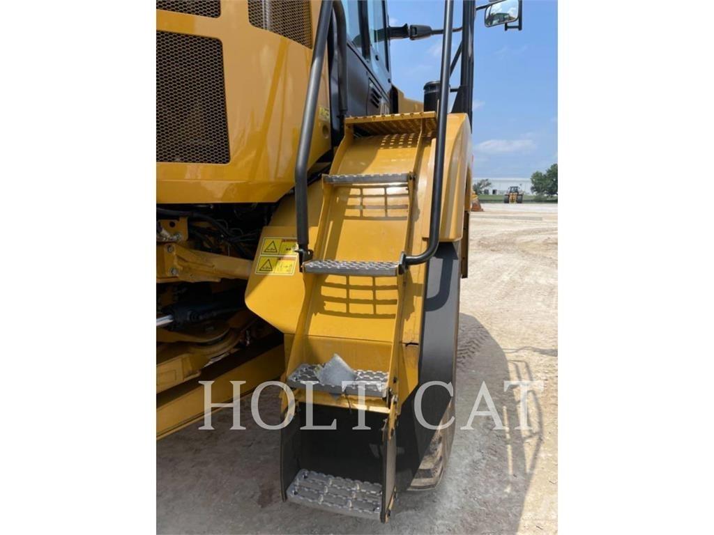 CAT 730 Belden kirma kaya kamyonu