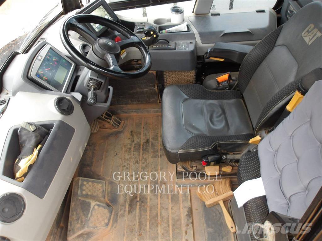 CAT 730-04 Belden kirma kaya kamyonu