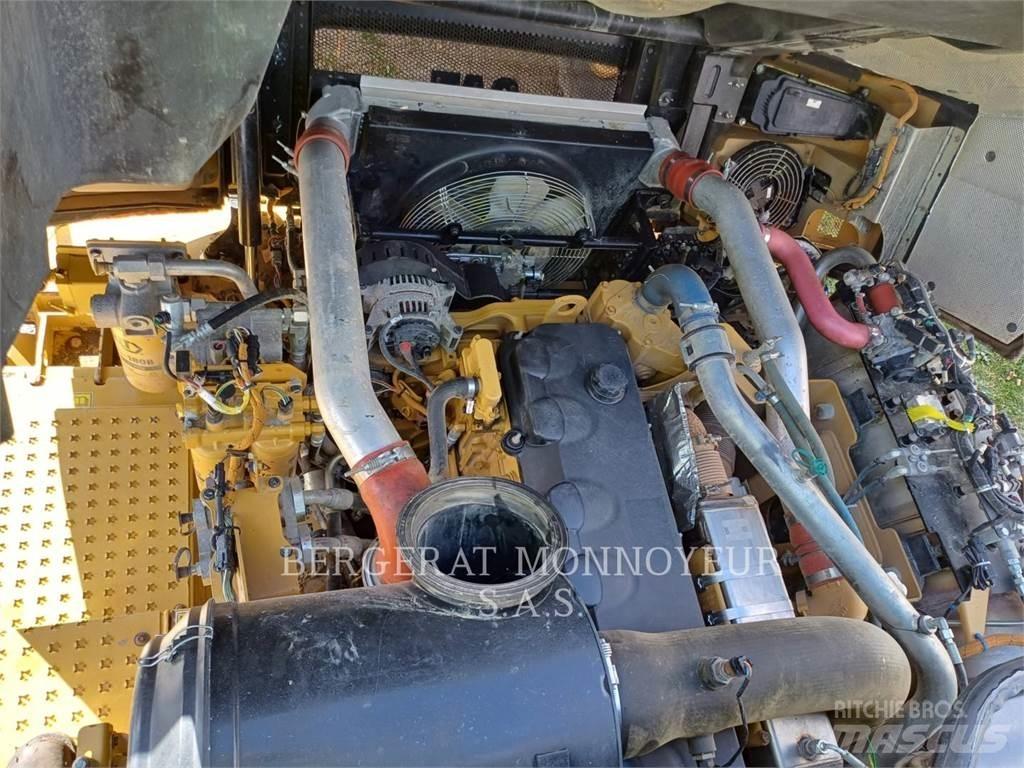 CAT 730C Belden kirma kaya kamyonu