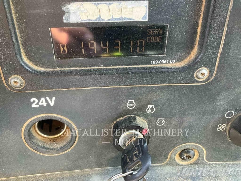 CAT 735 T (OLD) Belden kirma kaya kamyonu