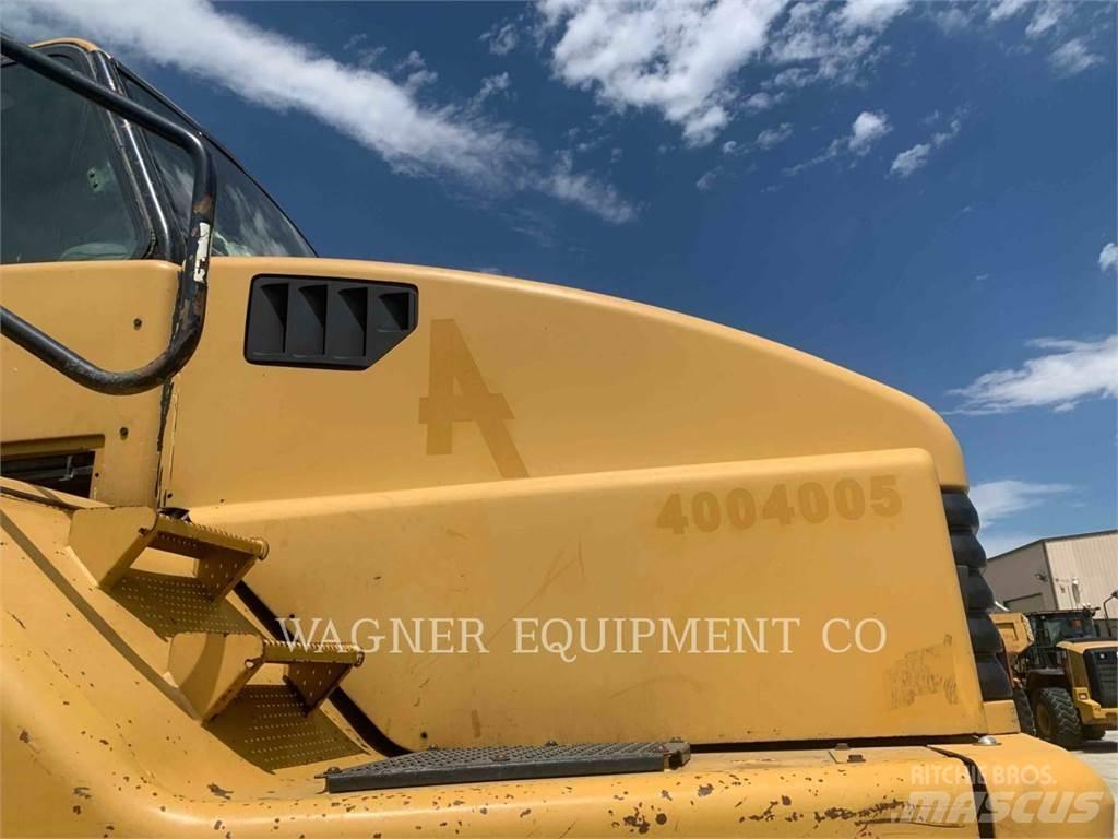 CAT 740 Belden kirma kaya kamyonu