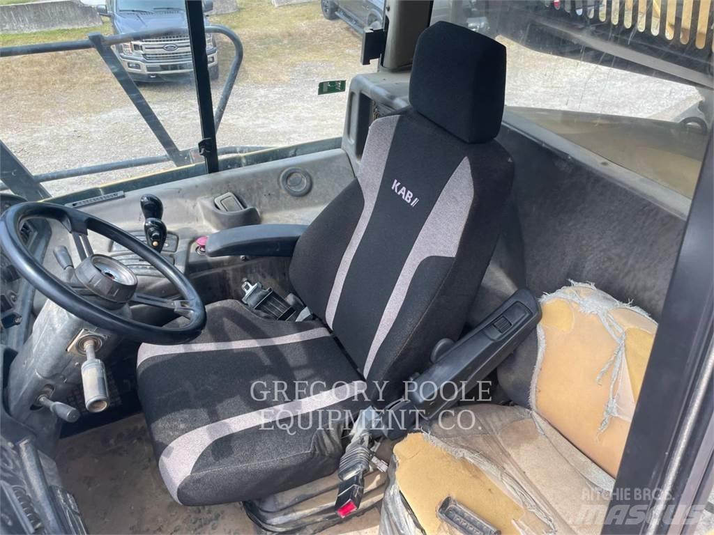 CAT 740 Belden kirma kaya kamyonu