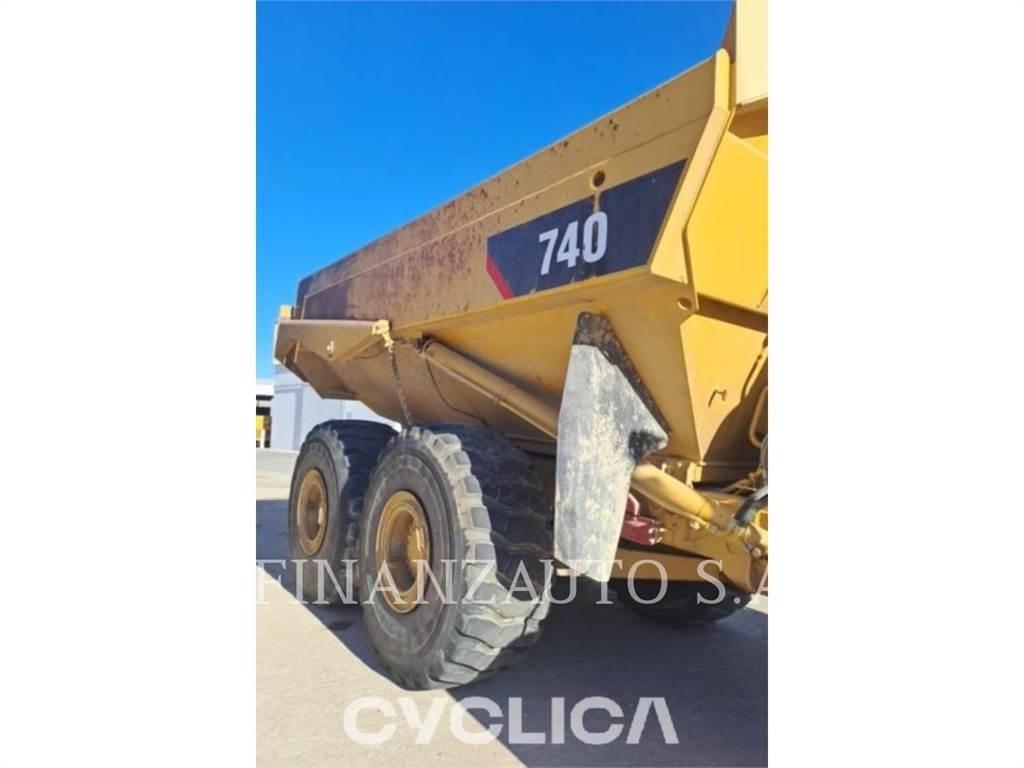 CAT 740 Belden kirma kaya kamyonu