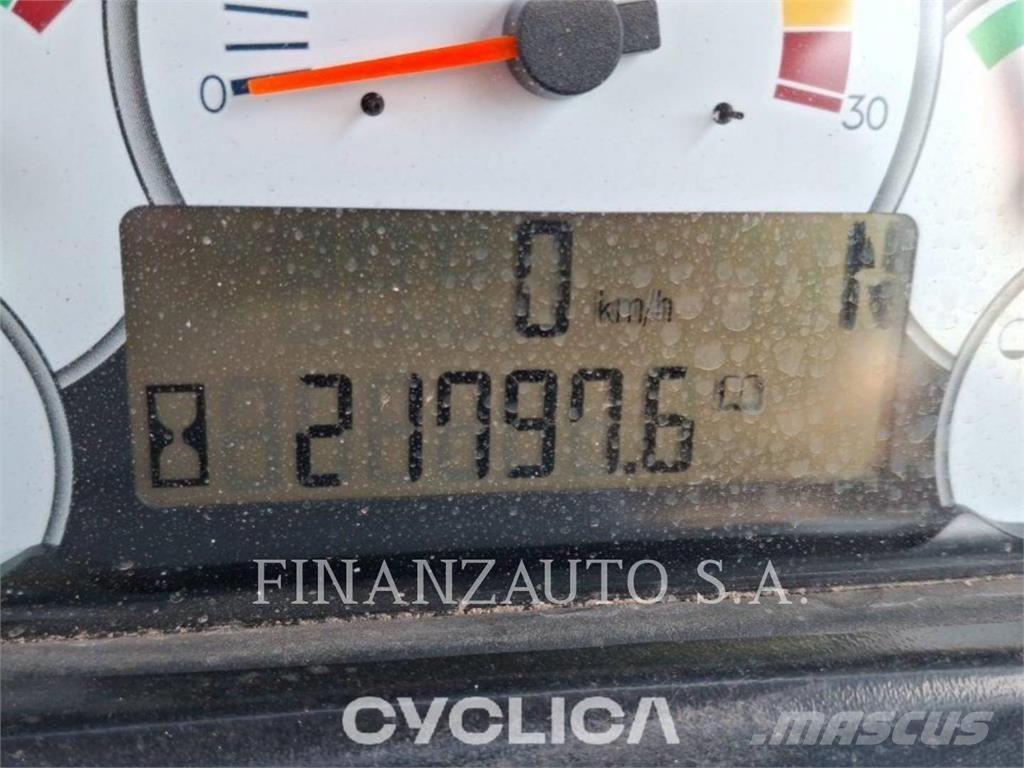 CAT 740 Belden kirma kaya kamyonu