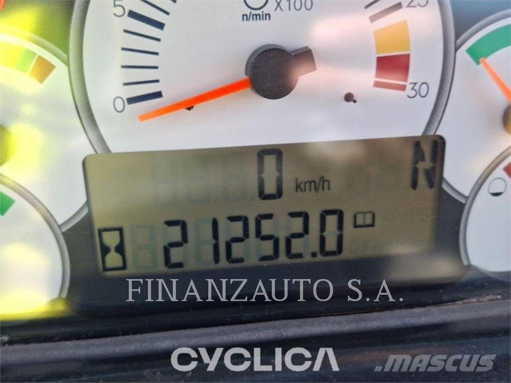 CAT 740 Belden kirma kaya kamyonu