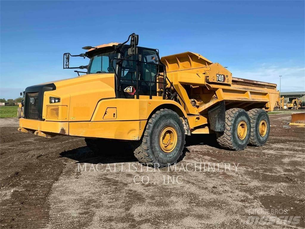 CAT 740 4EJ Belden kirma kaya kamyonu