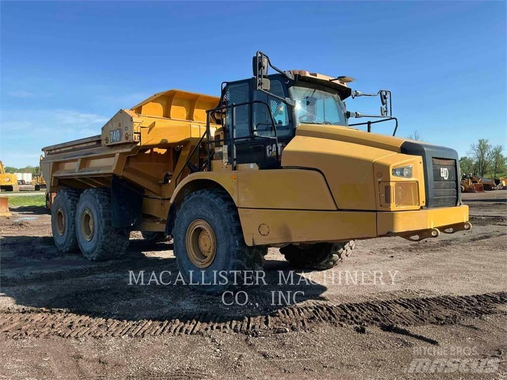 CAT 740 4EJ Belden kirma kaya kamyonu