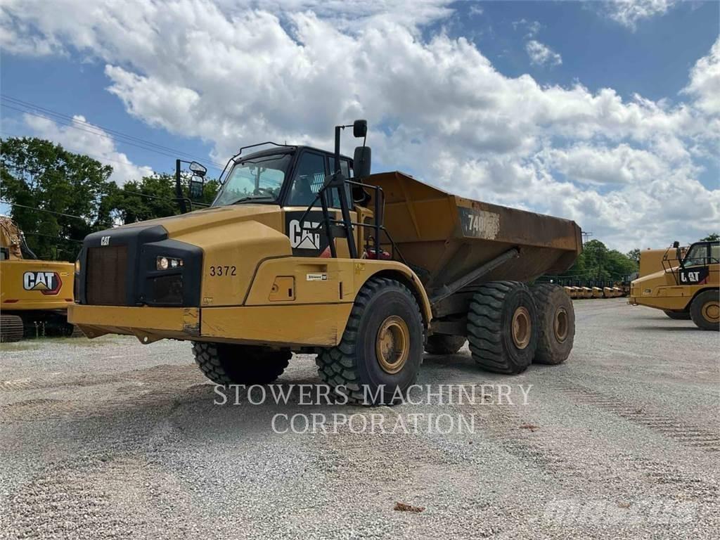 CAT 740B Belden kirma kaya kamyonu