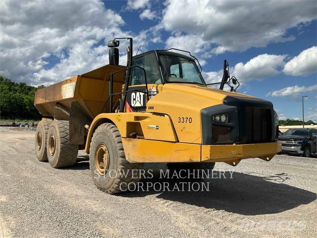 CAT 740B Belden kirma kaya kamyonu