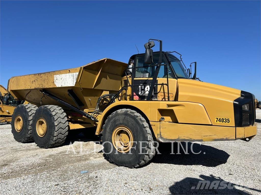 CAT 740B Belden kirma kaya kamyonu