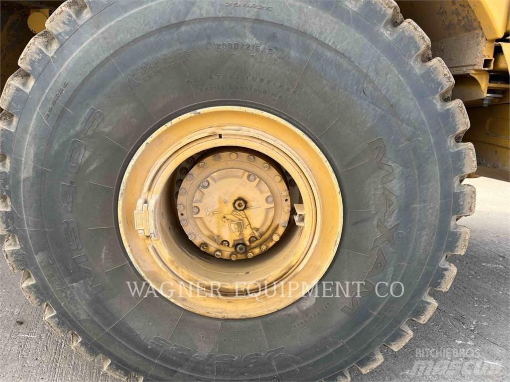 CAT 740B WT Su tankerleri
