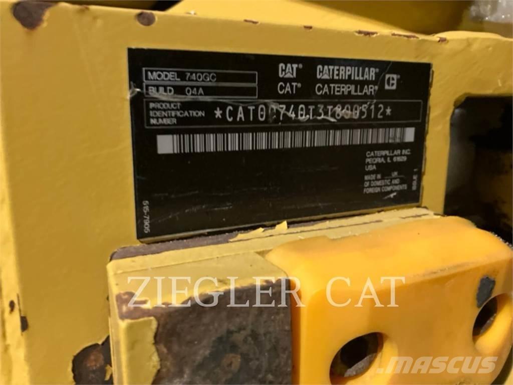 CAT 740GC Belden kirma kaya kamyonu