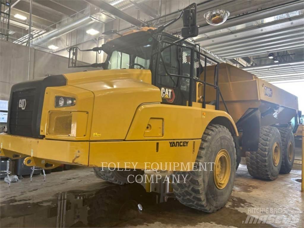 CAT 740GC-04 Belden kirma kaya kamyonu