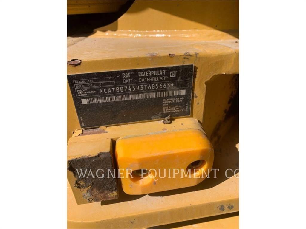 CAT 745 Belden kirma kaya kamyonu