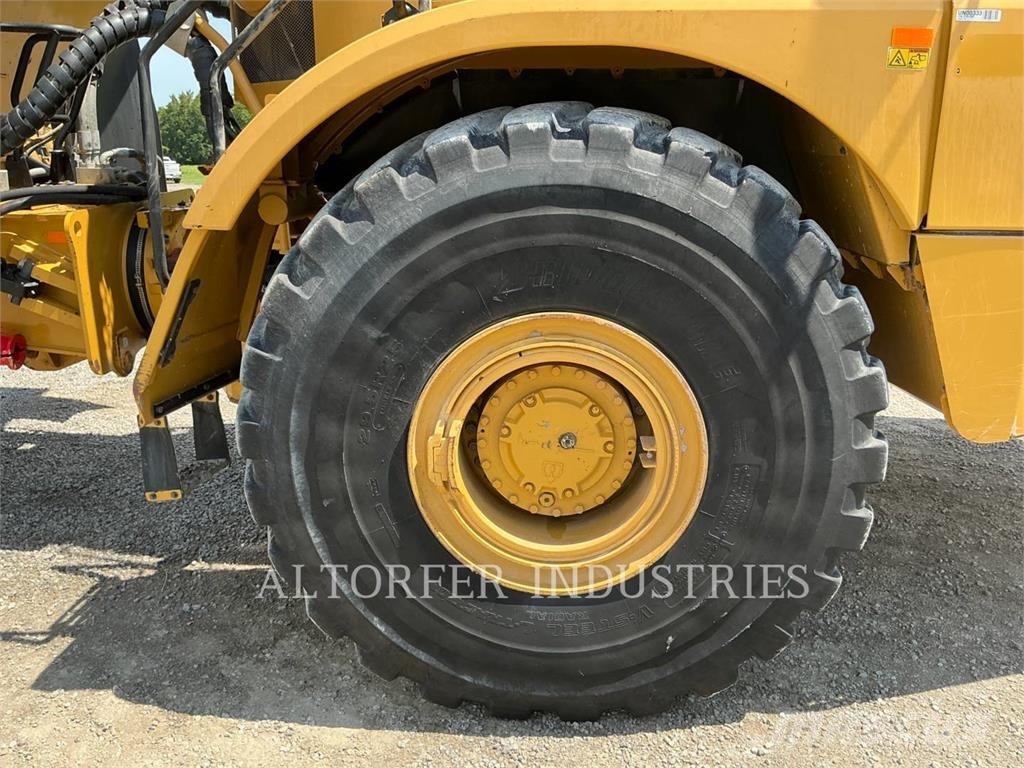 CAT 745 Belden kirma kaya kamyonu