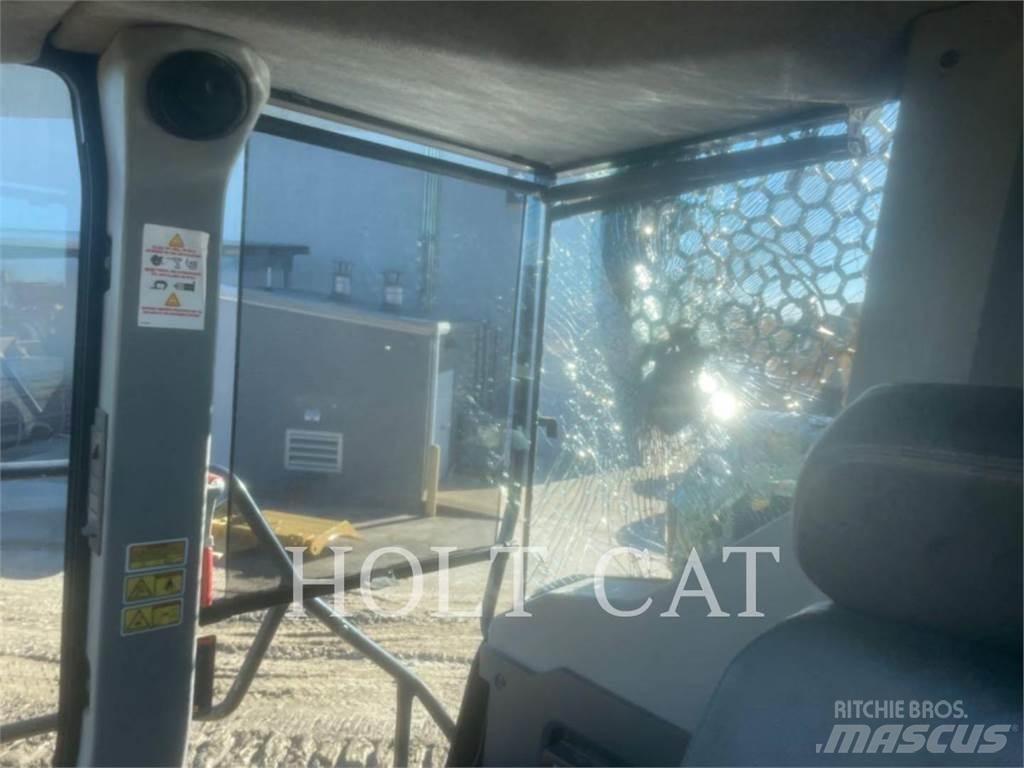 CAT 745 Belden kirma kaya kamyonu