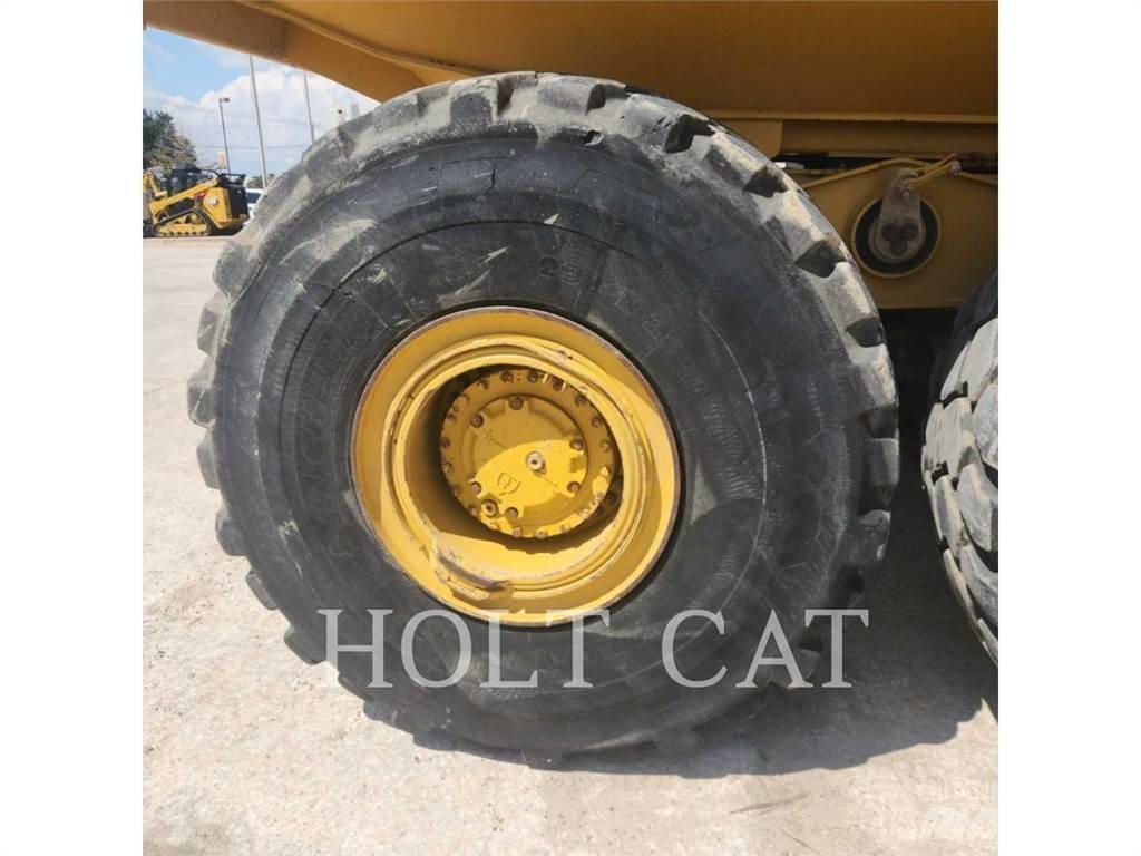 CAT 745 Belden kirma kaya kamyonu