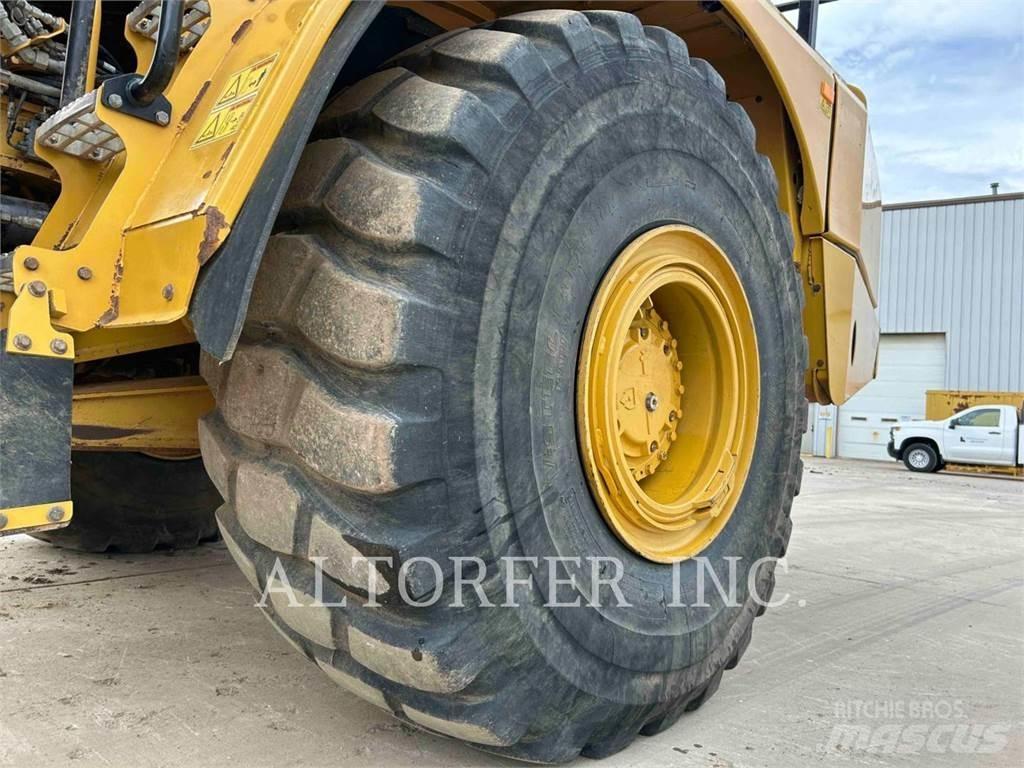 CAT 745 Belden kirma kaya kamyonu