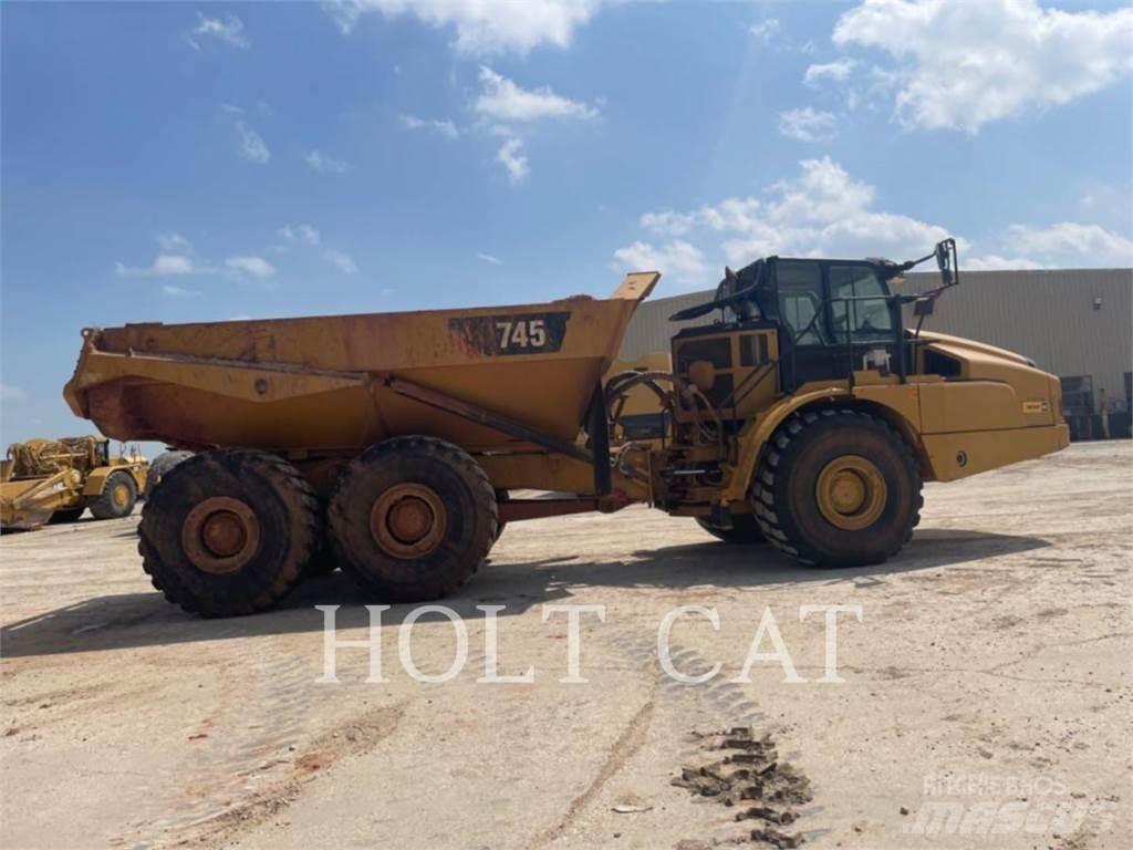 CAT 745 Belden kirma kaya kamyonu