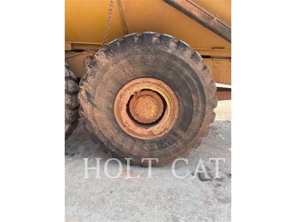 CAT 745 Belden kirma kaya kamyonu