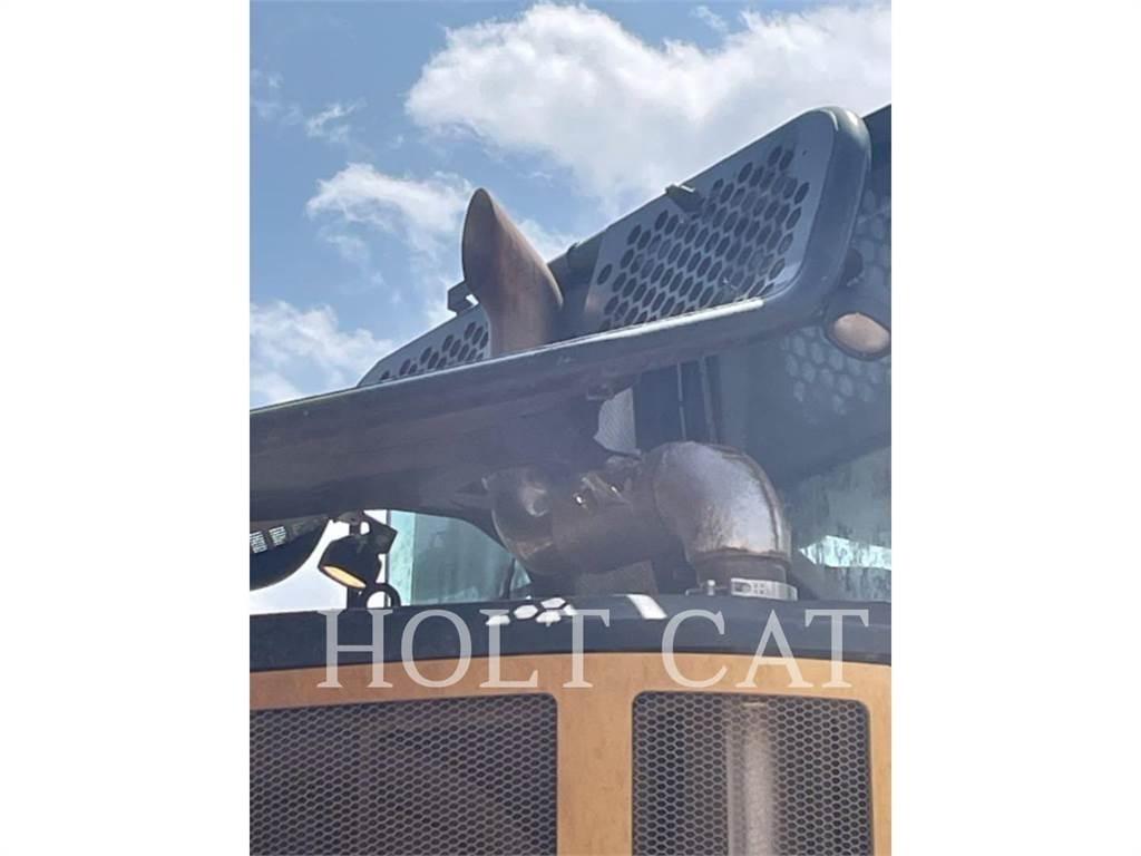 CAT 745 Belden kirma kaya kamyonu