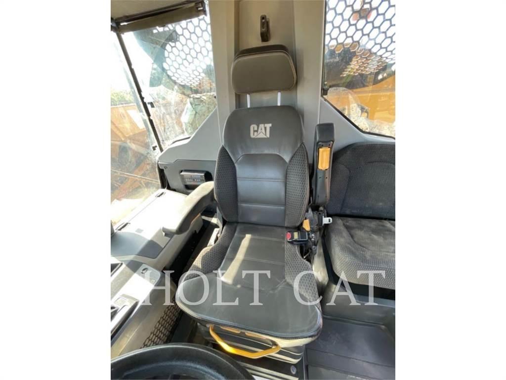 CAT 745 Belden kirma kaya kamyonu