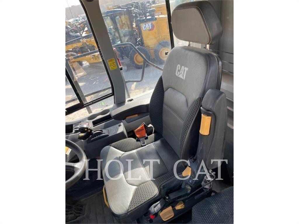 CAT 745 Belden kirma kaya kamyonu
