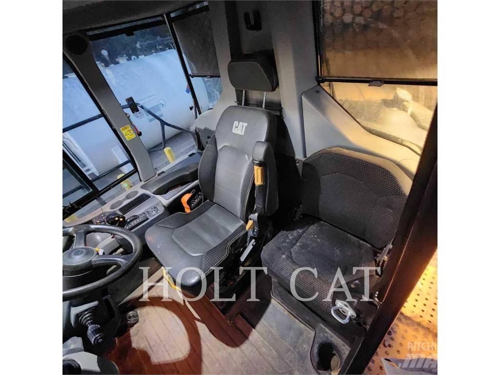 CAT 745 Belden kirma kaya kamyonu