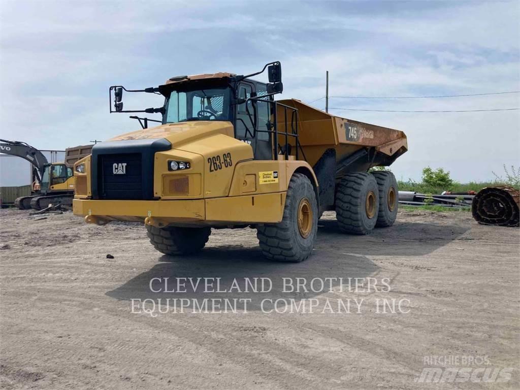 CAT 745 Belden kirma kaya kamyonu