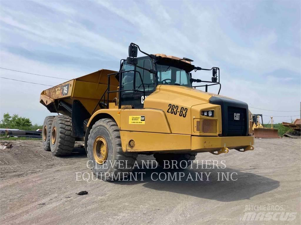 CAT 745 Belden kirma kaya kamyonu