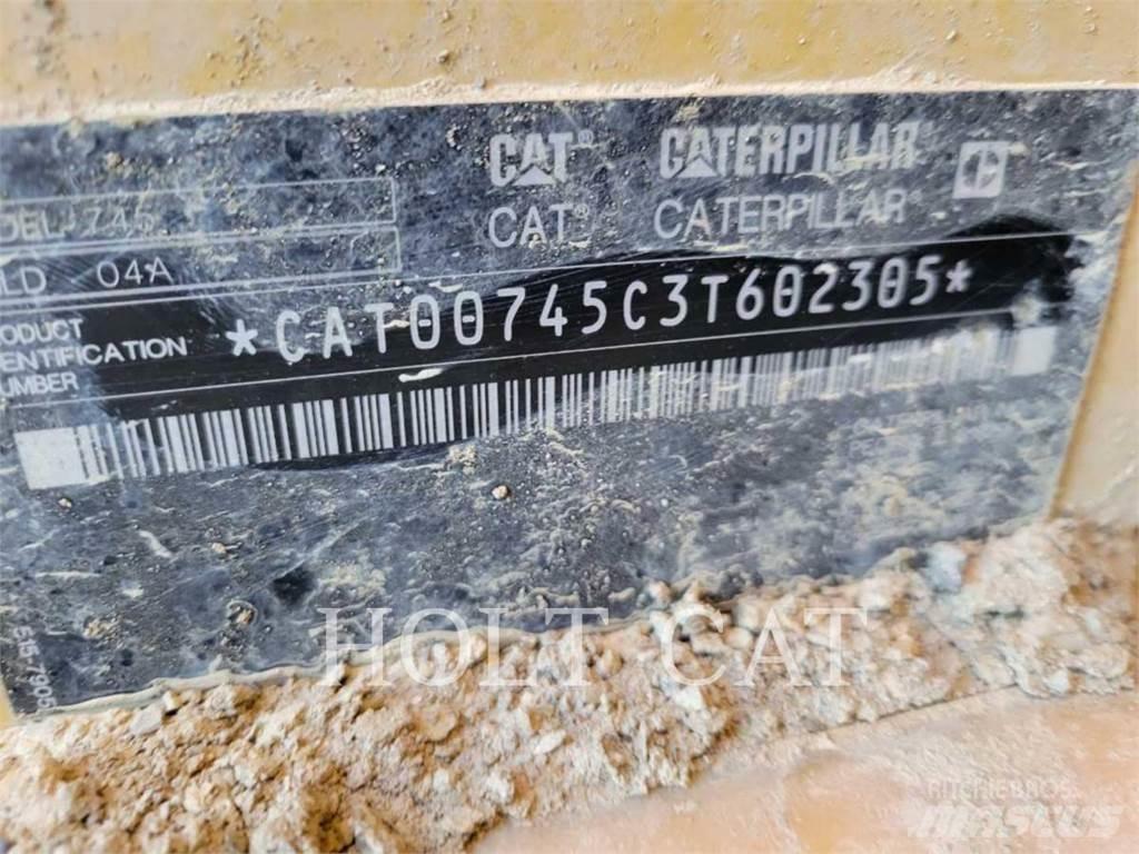 CAT 745 Belden kirma kaya kamyonu