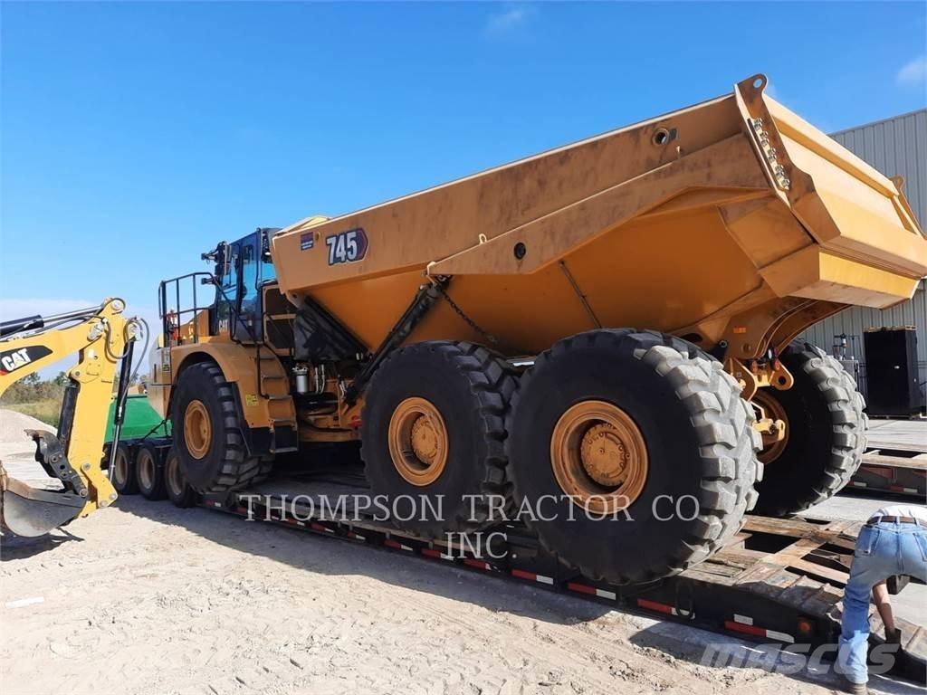 CAT 745 Belden kirma kaya kamyonu