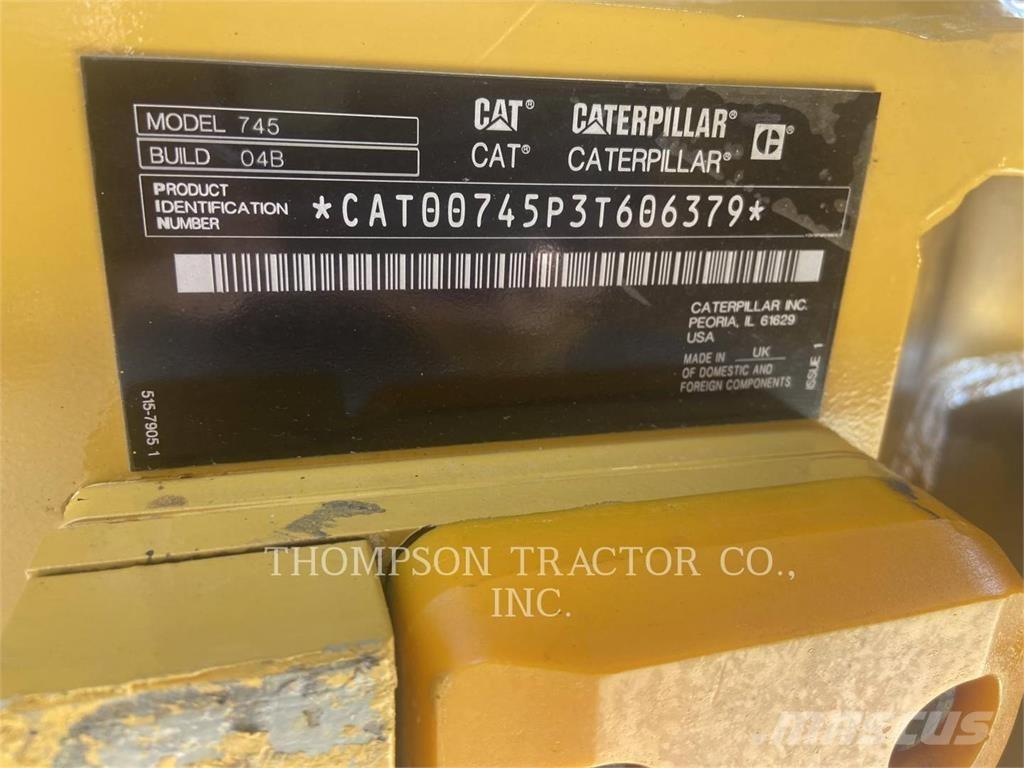 CAT 745 Belden kirma kaya kamyonu