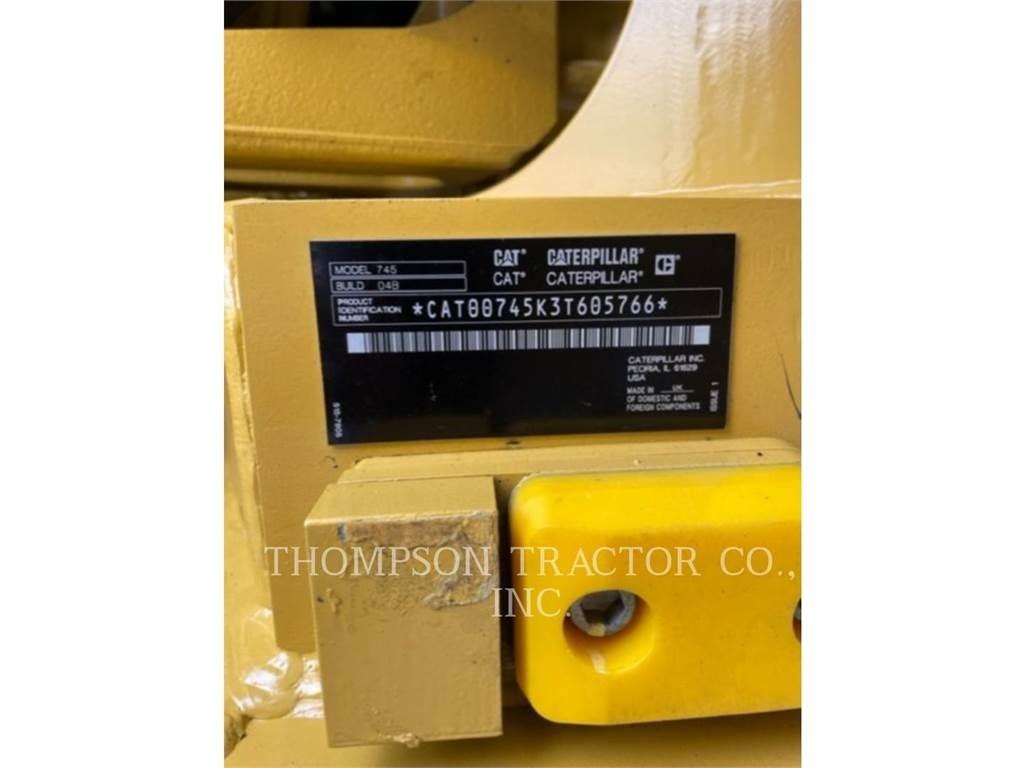 CAT 745 Belden kirma kaya kamyonu