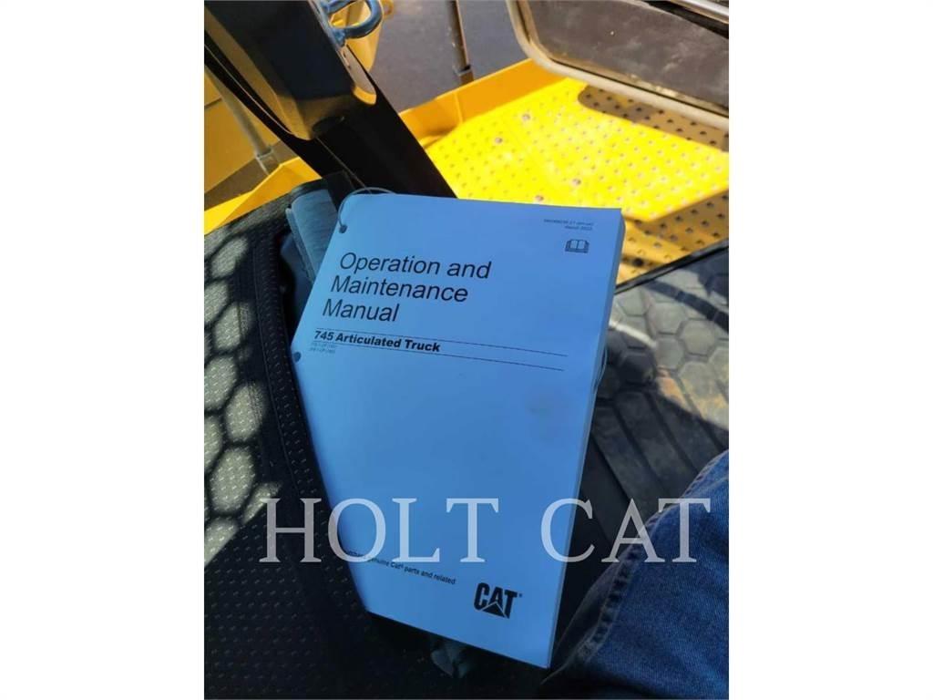 CAT 745 Belden kirma kaya kamyonu