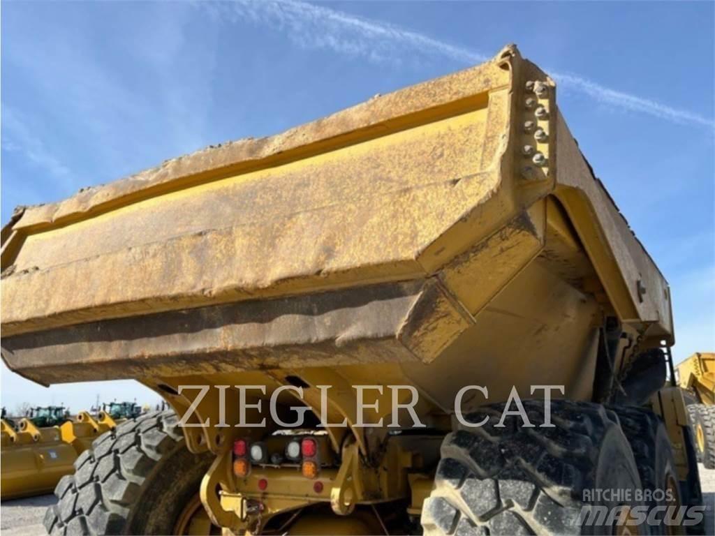 CAT 745 Belden kirma kaya kamyonu
