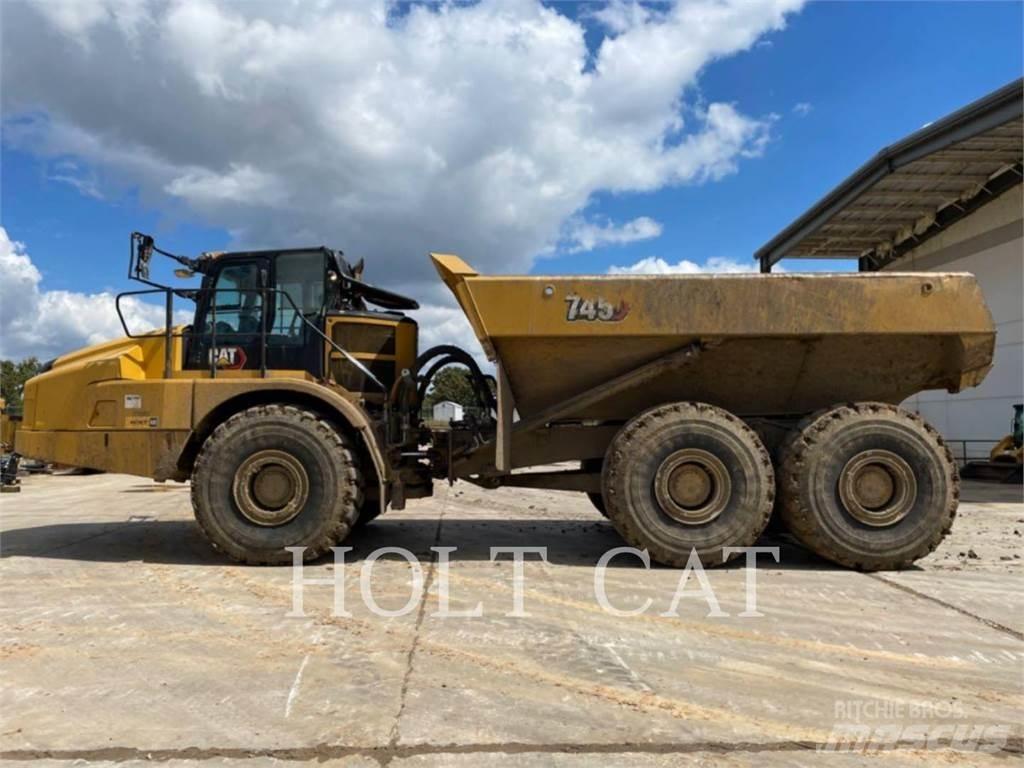 CAT 745 Belden kirma kaya kamyonu