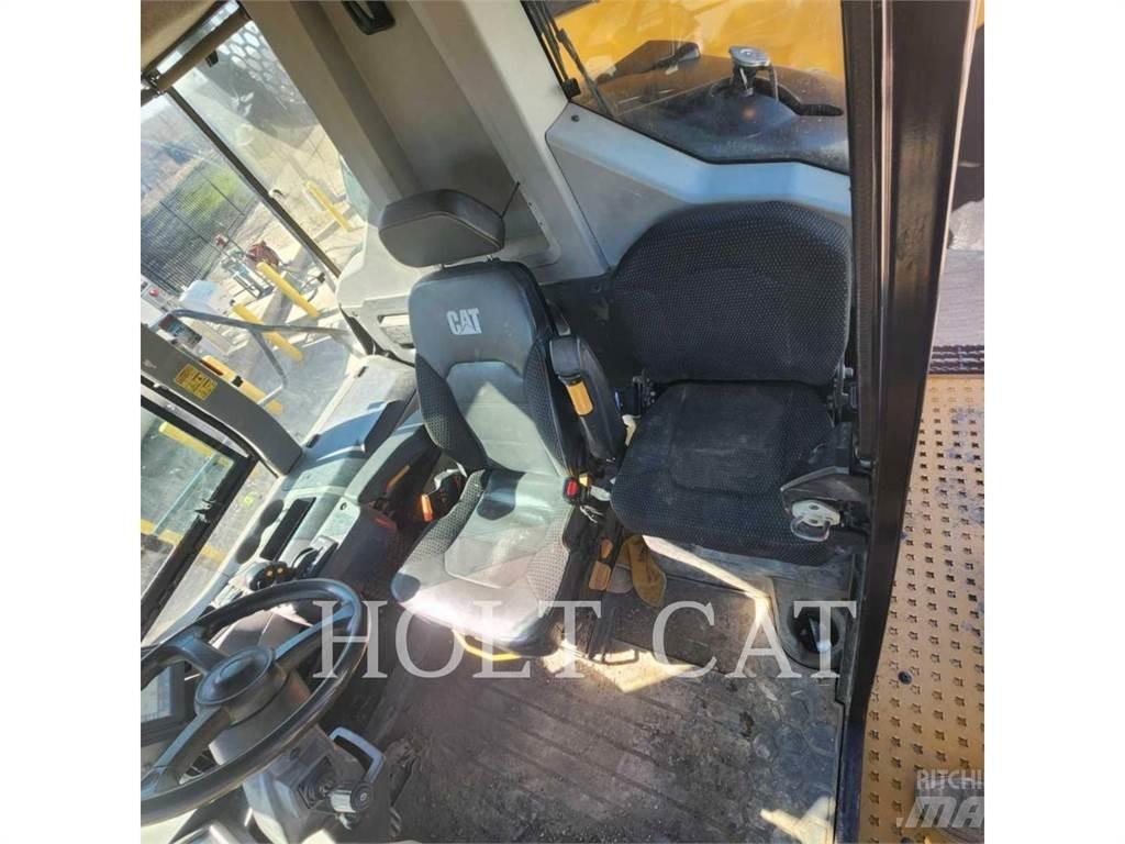 CAT 745 Belden kirma kaya kamyonu