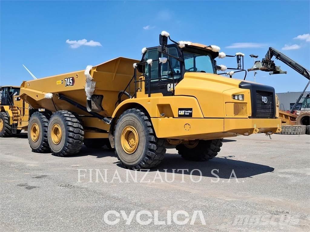 CAT 745 Belden kirma kaya kamyonu