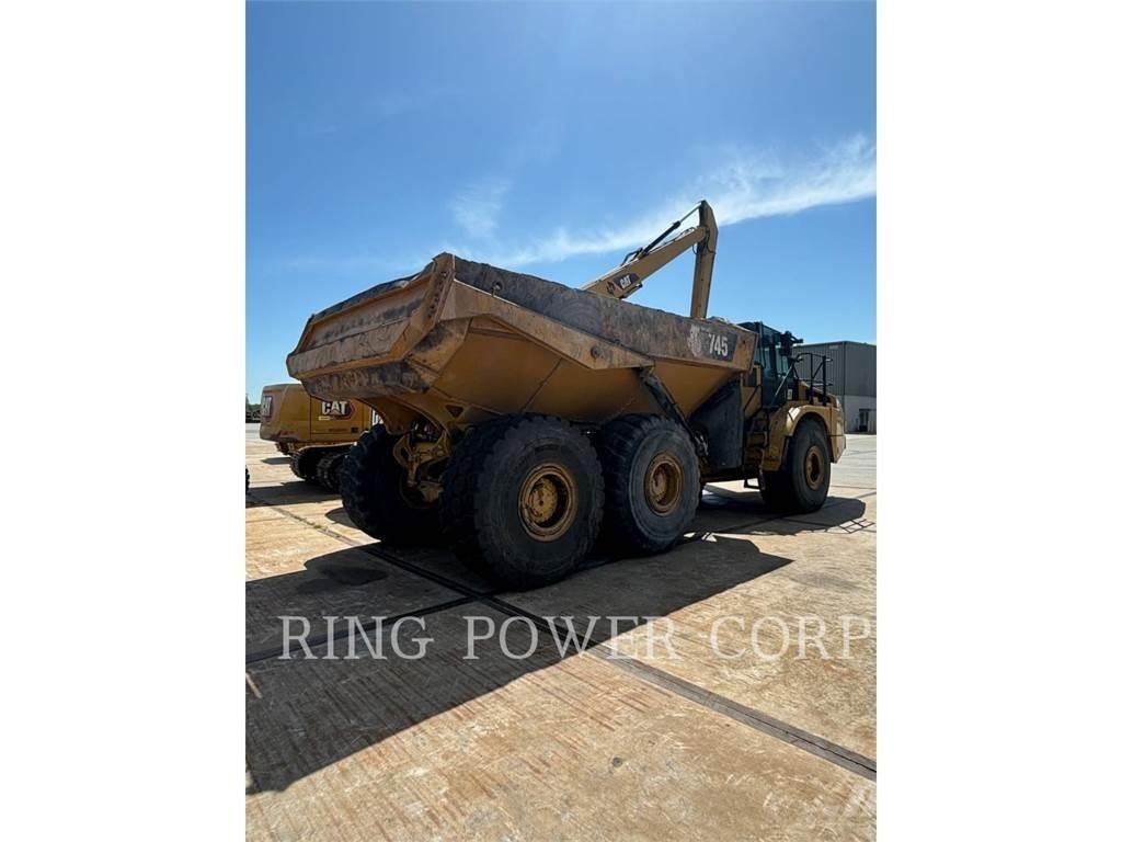CAT 745 Belden kirma kaya kamyonu