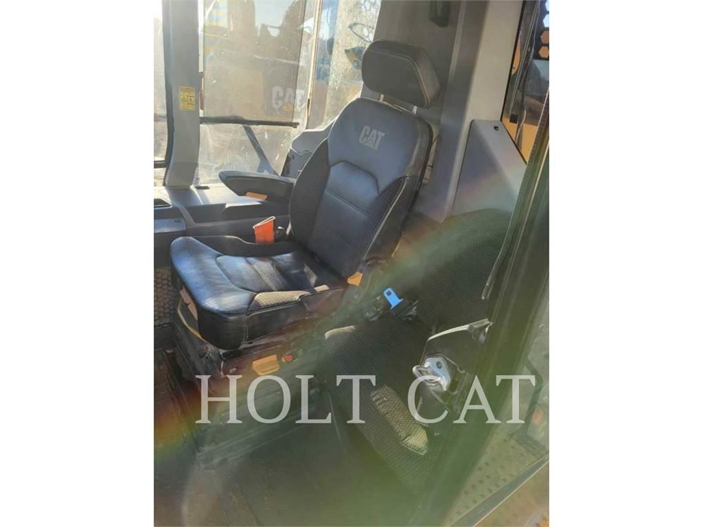 CAT 745 Belden kirma kaya kamyonu