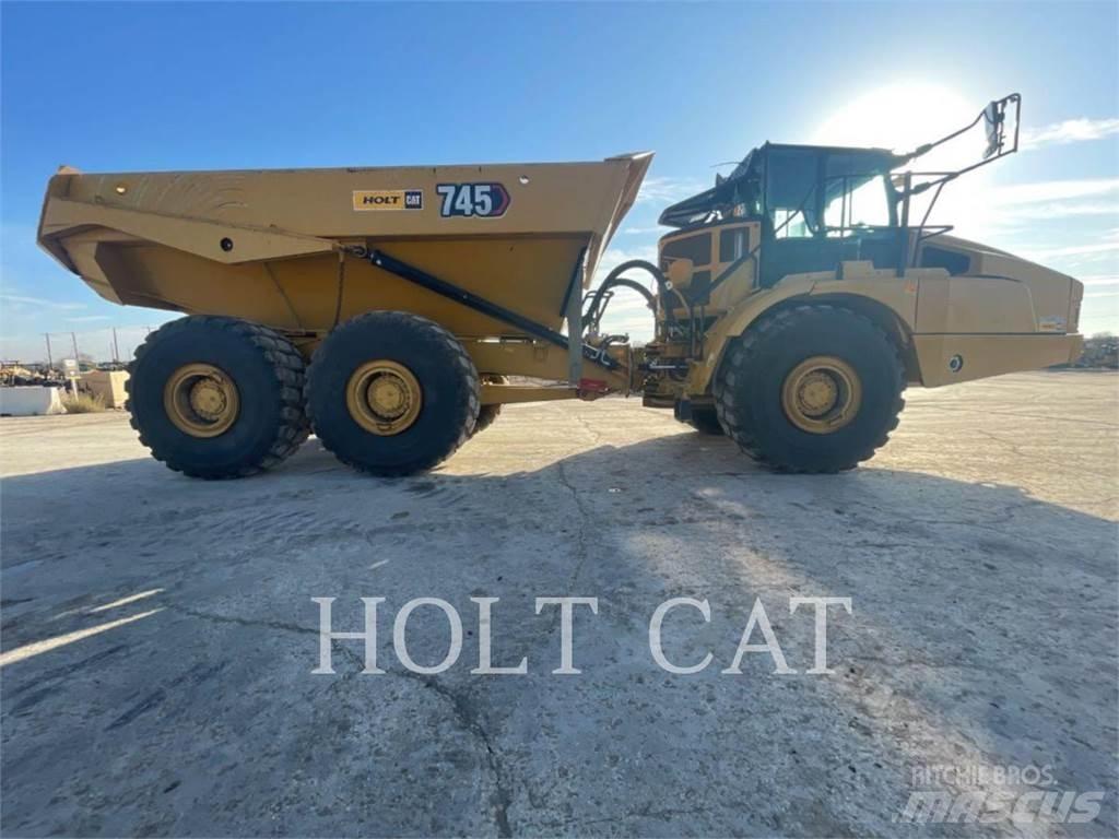 CAT 745 Belden kirma kaya kamyonu