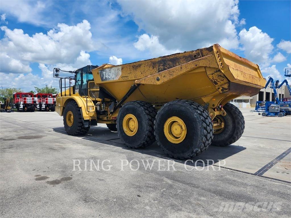 CAT 745 Belden kirma kaya kamyonu