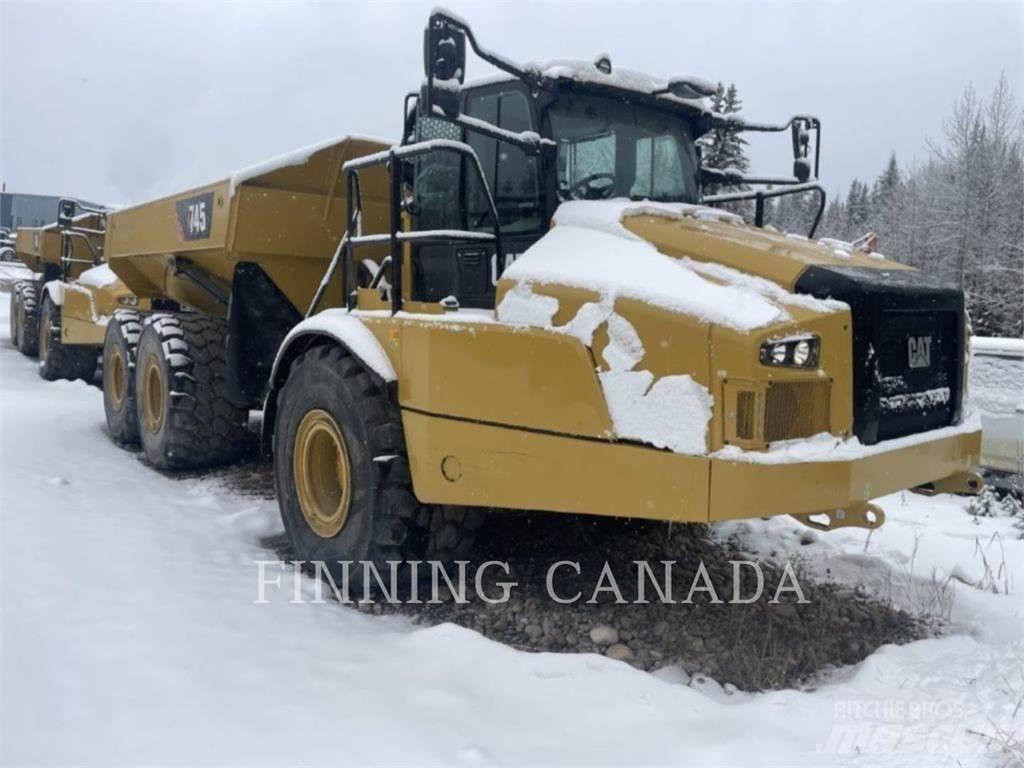 CAT 745 Belden kirma kaya kamyonu