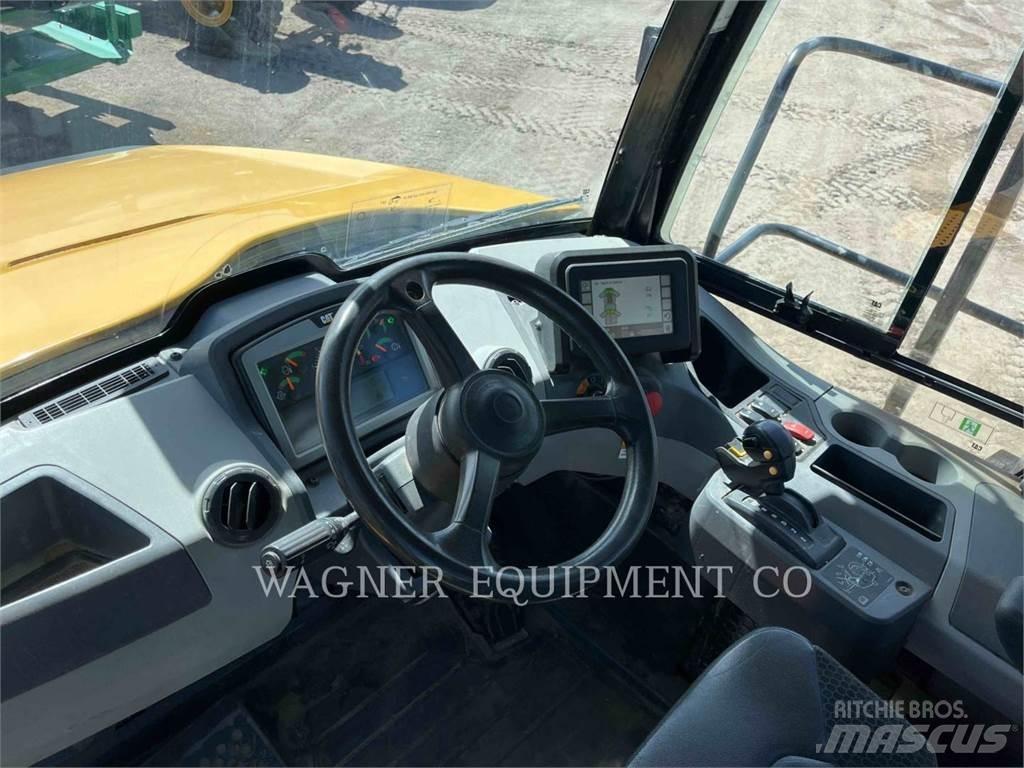 CAT 745 Belden kirma kaya kamyonu