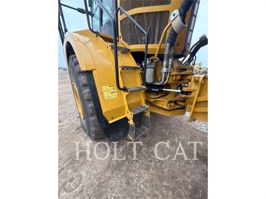 CAT 745 Belden kirma kaya kamyonu