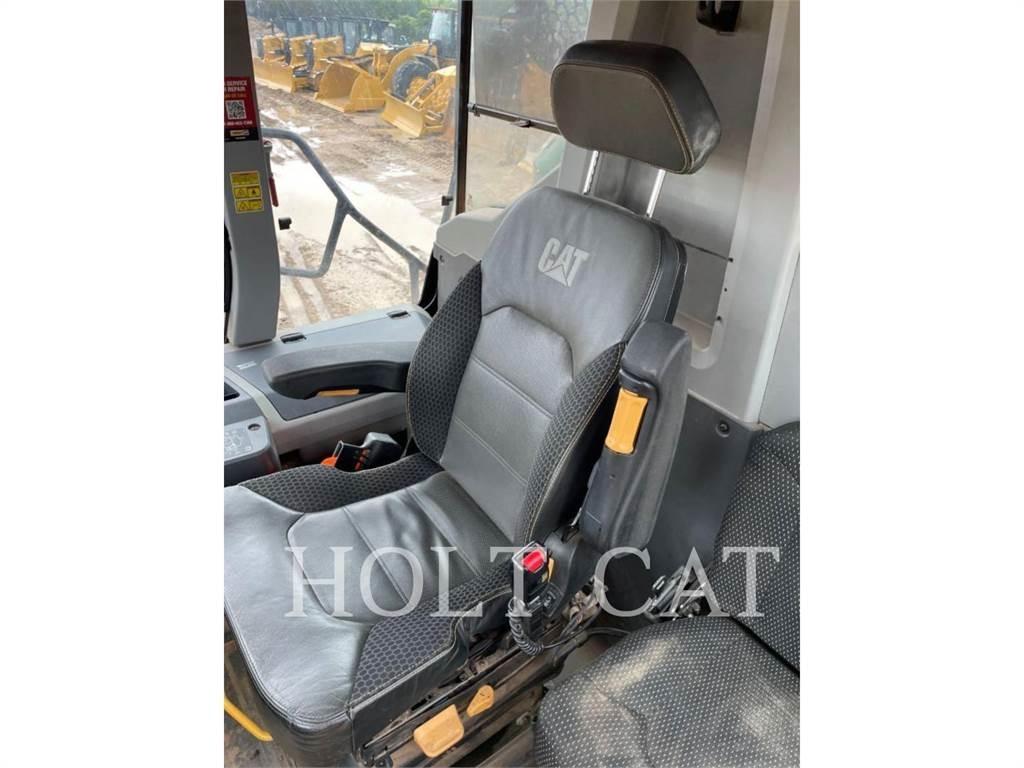 CAT 745 Belden kirma kaya kamyonu