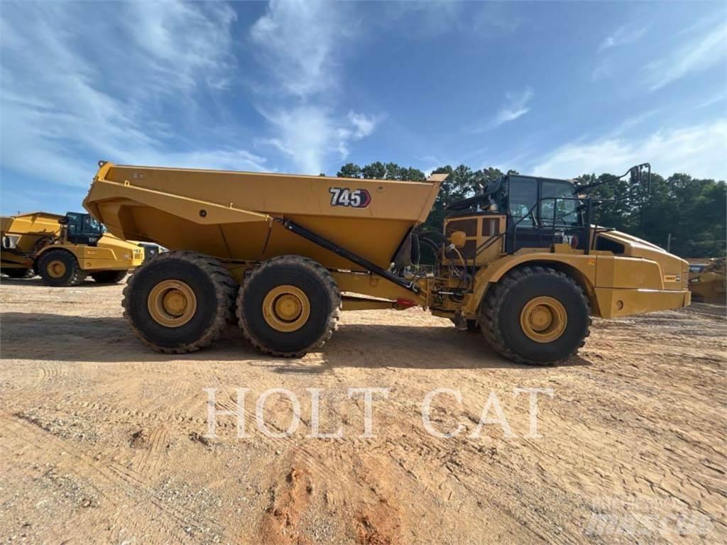 CAT 745 Belden kirma kaya kamyonu