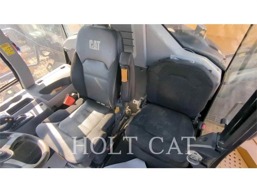 CAT 745 Belden kirma kaya kamyonu