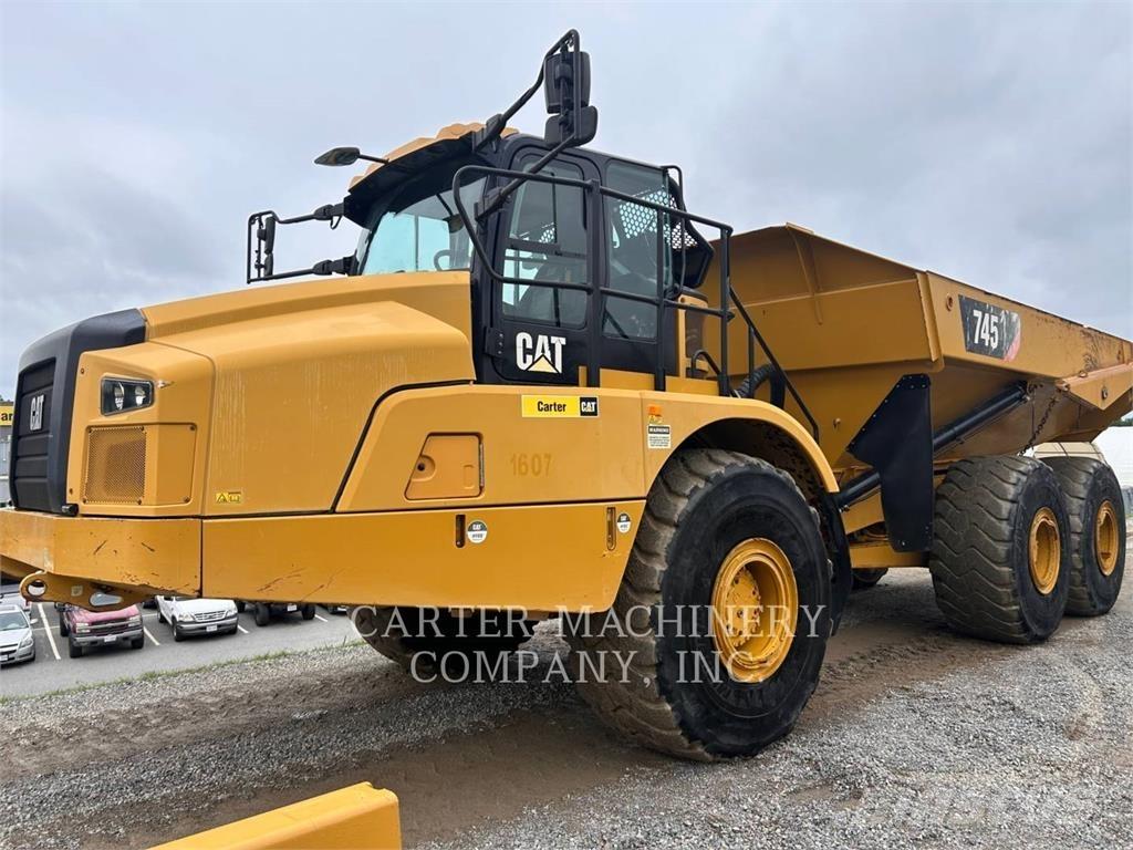 CAT 745 Belden kirma kaya kamyonu